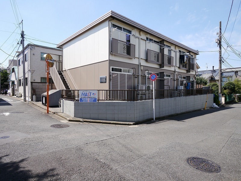 外観:2面道路に建つ、陽当たり風通しの良い物件です!