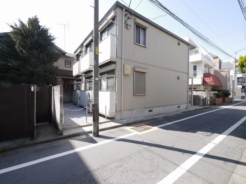 外観:最寄り駅【東長崎】より徒歩2分!
