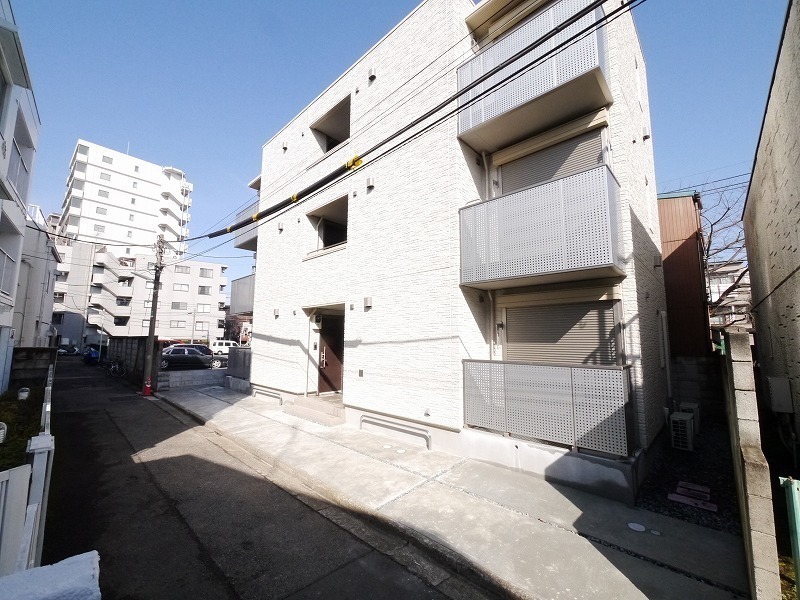 外観:住宅街に立地する全室角部屋でプライベートを重視する物件です!
